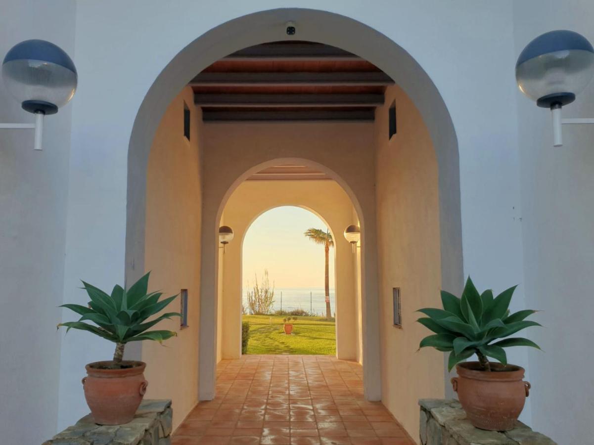 Casitamar Frontline Beach House Rental Casares Costa Near Estepona Bahia de Casares Esterno foto